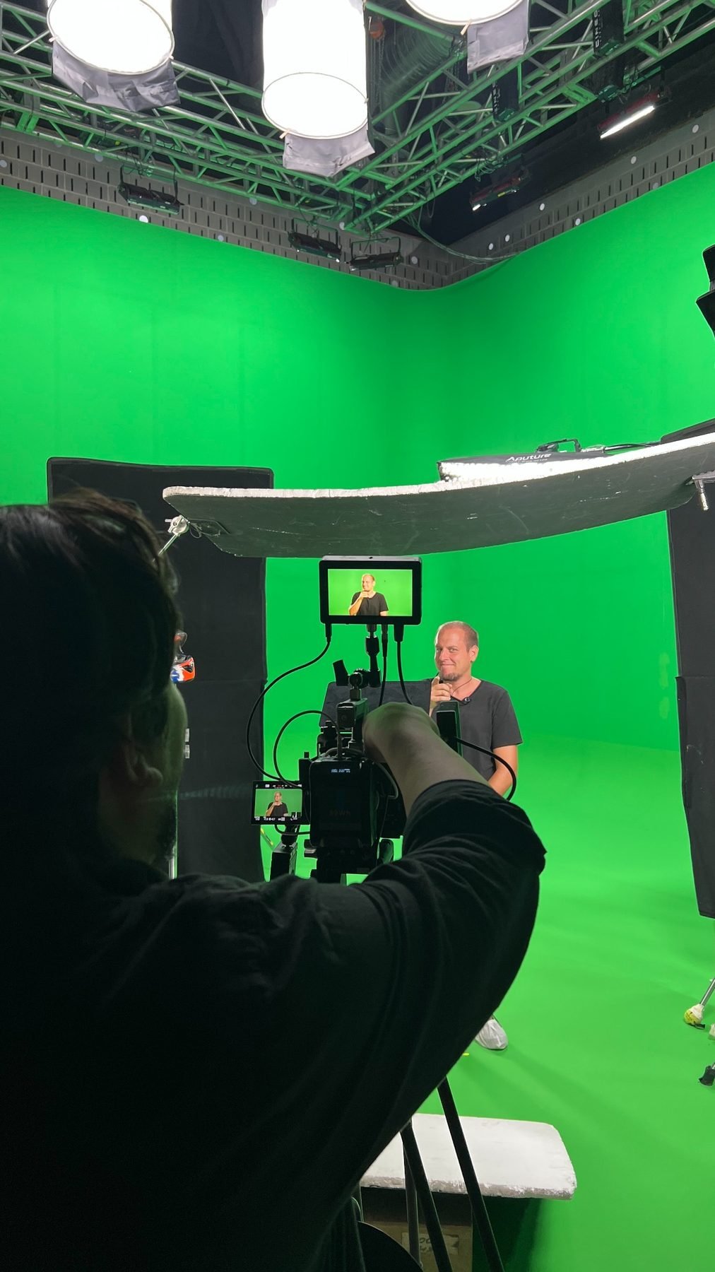 Los Juanas — Behind the scenes 17